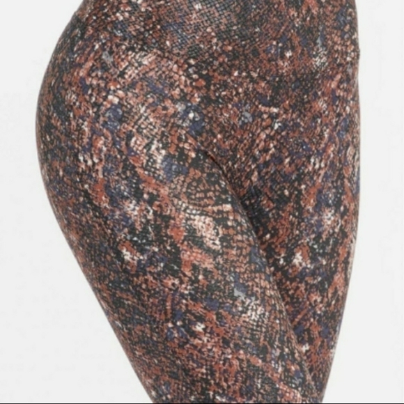 SPANX Don't Faux - Get! Snake Print - Picture 12 of 12